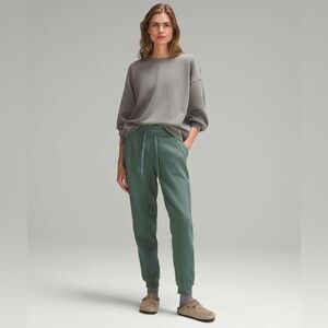 Lululemon Scuba High-Rise Jogger size 8